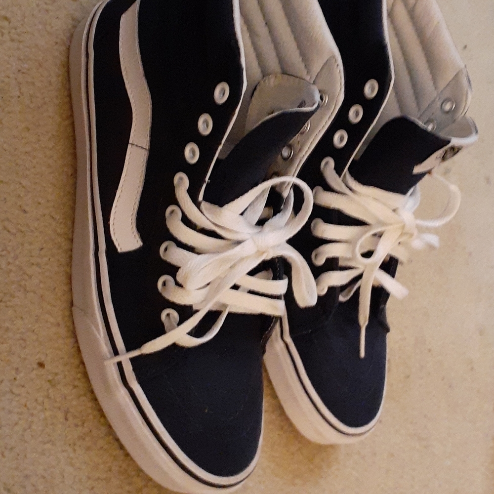 Navy blue Van's basically brand new worn 1 time